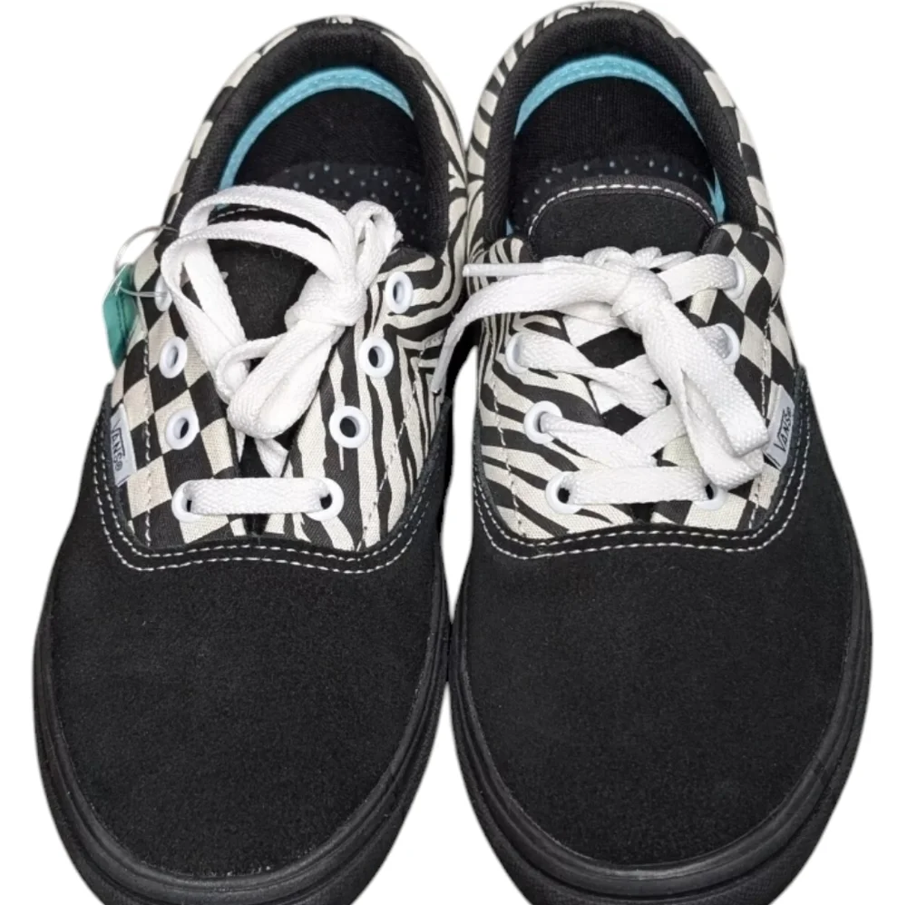 Vans product pair